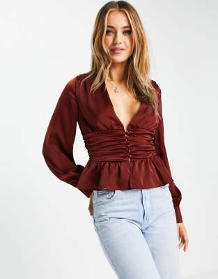 Top con scollo profondo e bottoni sul davanti con orlo peplo color ruggine-Arancione - In The Style Camicia donna  - immagine3