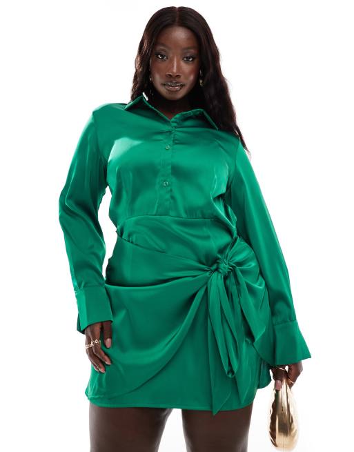 Esclusiva In The Style x Perrie Sian - Vestito camicia corto con allacciatura laterale avvolgente in raso verde