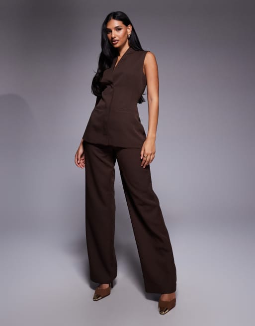 Esclusiva Kaiia - Coordinato con gilet sartoriale senza maniche taglio lungo e pantaloni a fondo ampio marroni