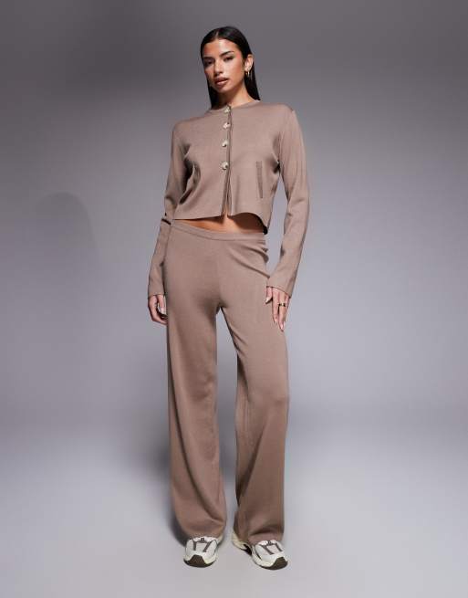 Esclusiva Kaiia - Coordinato con pantaloni a fondo ampio e cardigan in maglia color talpa con tasche