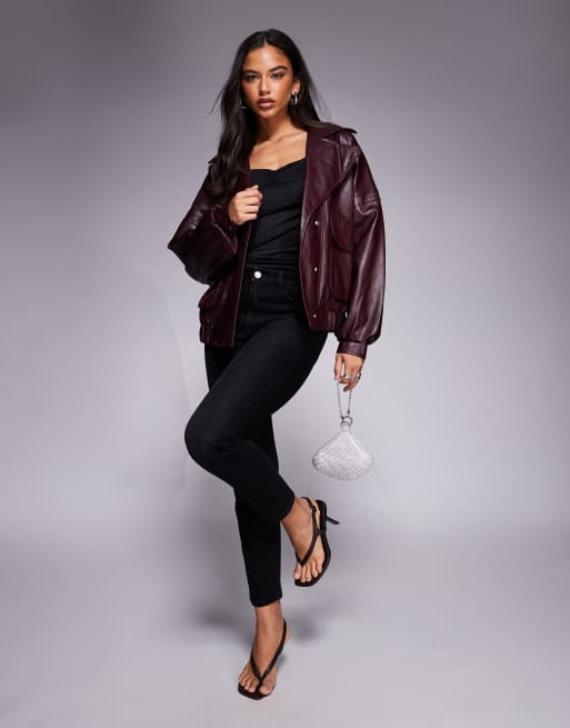Esclusiva Kaiia - Giacca bomber oversize in pelle sintetica bordeaux zigrinata, 3 di 4