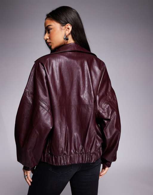 Esclusiva Kaiia - Giacca bomber oversize in pelle sintetica bordeaux zigrinata, 4 di 4