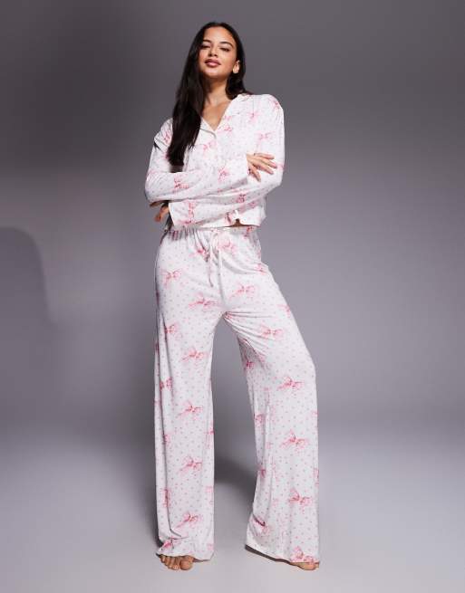 Esclusiva Kaiia - Camicia e pantaloni del pigiama ultra morbidi color panna con stampa a pois e fiocchetti rosa, 2 di 2