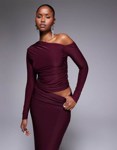 Esclusiva Kaiia - Top a maniche lunghe sinuoso a doppio strato color ciliegia scuro con spalla scoperta in coordinato - view 1