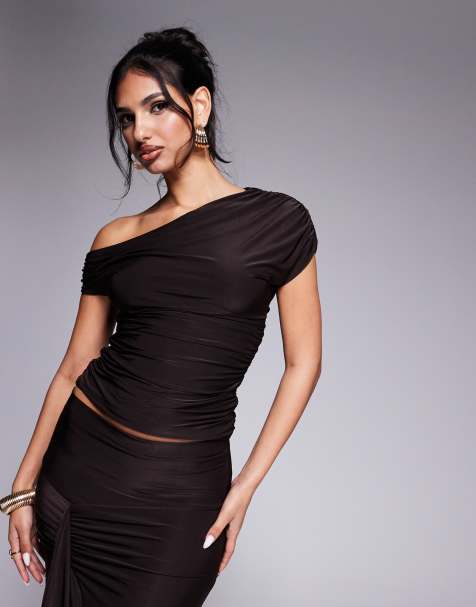 Esclusiva Kaiia - Top aderente a doppio strato asimmetrico con spalle scoperte color cioccolato in coordinato - view 1