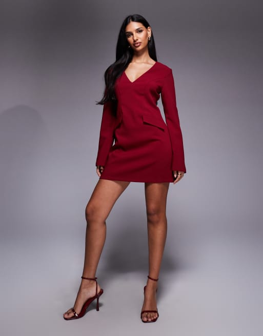 Esclusiva Kaiia - Vestito corto sartoriale a maniche lunghe color ciliegia scuro con scollo a V