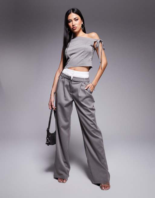 Esclusiva Kaiia x Sasha Corte - Coordinato sartoriale grigio con top con spalle scoperte allacciato e pantaloni con fondo ampio