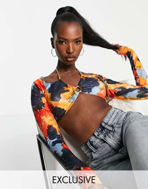 Esclusiva Missyempire - Crop top allacciato al collo con cut-out e stampa multicolore in coordinato