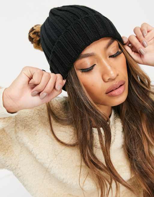Esclusiva My Accessories London - Berretto nero con doppio pompon maculato, 4 di 4