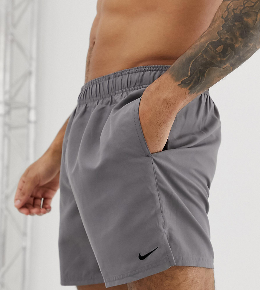 Esclusiva Nike Swimming - Volley - Pantaloncini da bagno super corti grigi-Grigio