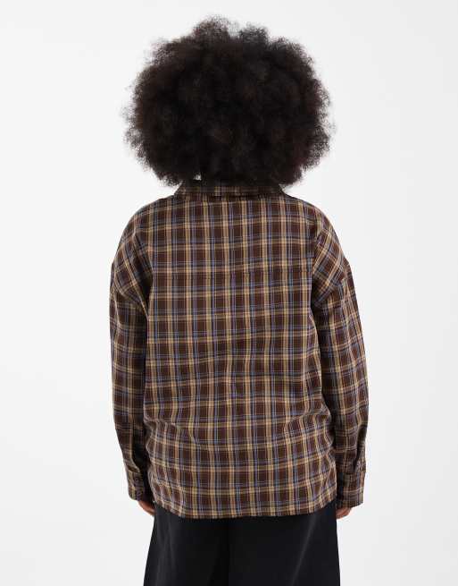 Esclusiva Renee Studio Plus - Camicia marrone a quadri on polsini ampi e logo ricamato, 3 di 4