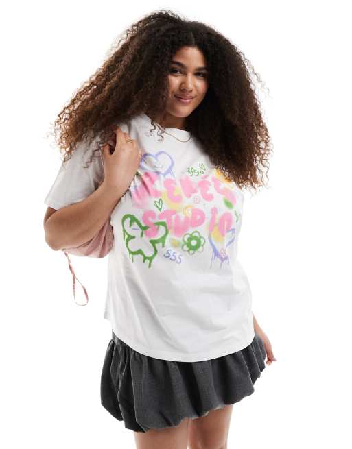 Esclusiva Renee Studio Plus - T-shirt girocollo bianca con stampa stile graffiti  , 3 di 4