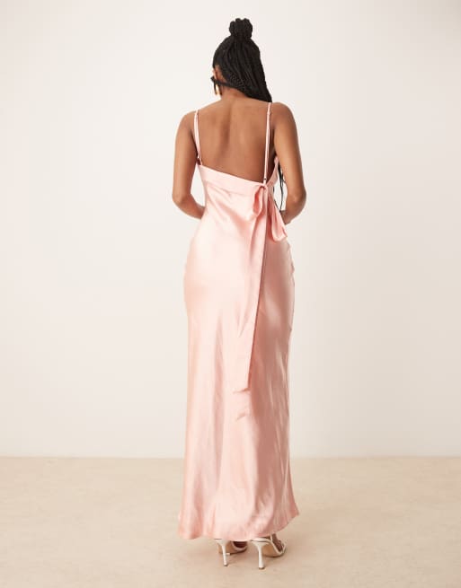 Esclusiva SNDYS - Vestito lungo rosa in raso allacciato sul retro con scollo a V, 2 di 4