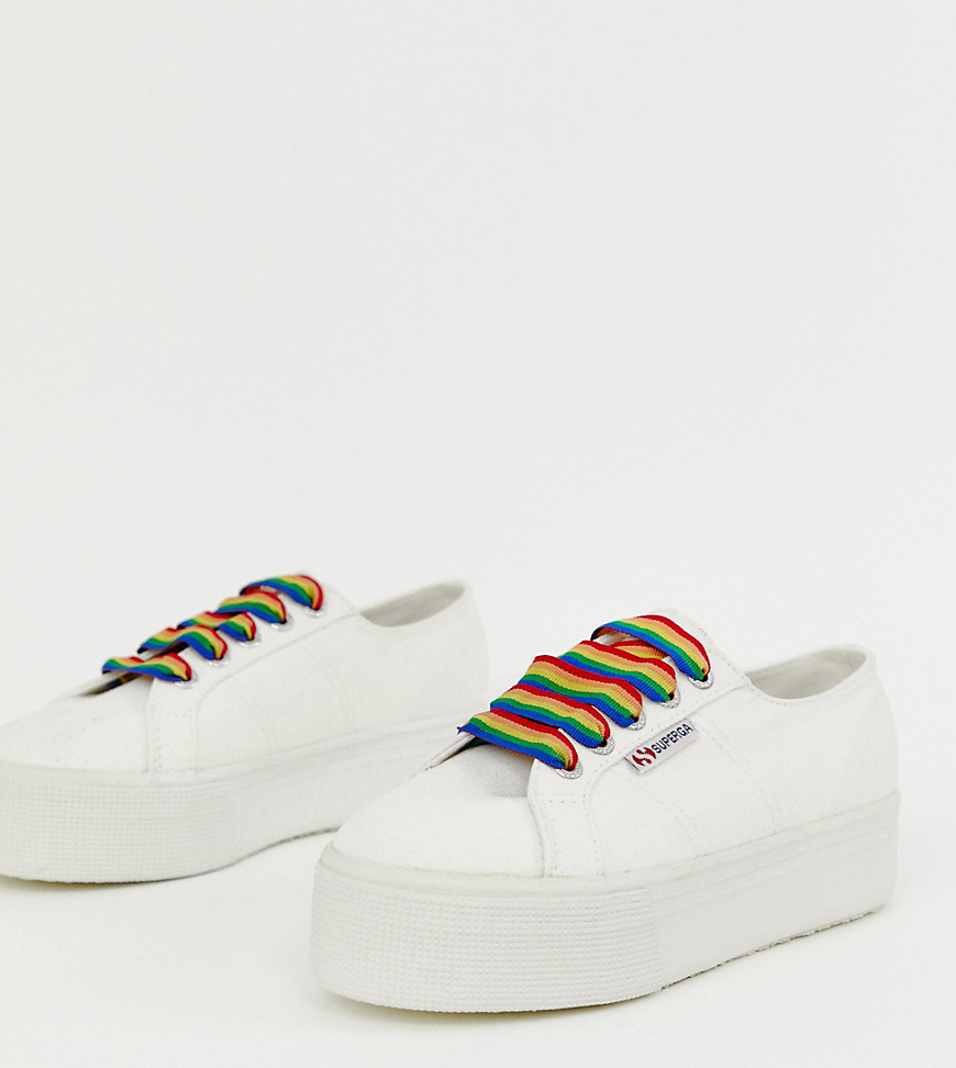 Esclusiva Superga - 2790 - Sneakers bianche con suola spessa e lacci arcobaleno-Bianco