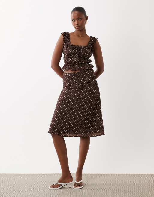 Esclusiva The Frolic - Coordinato color cioccolato a pois con top con spalline e fiocco arricciato e gonna midi