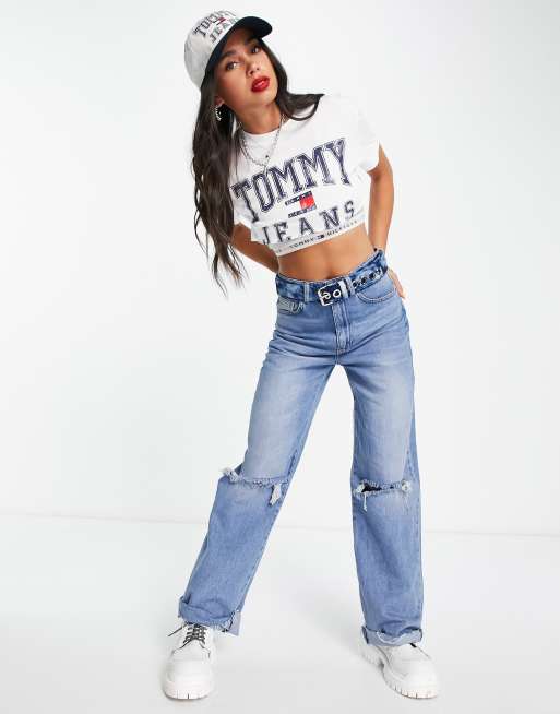 Esclusiva Tommy Jeans x ASOS - T-shirt corta bianca con logo, 3 di 4