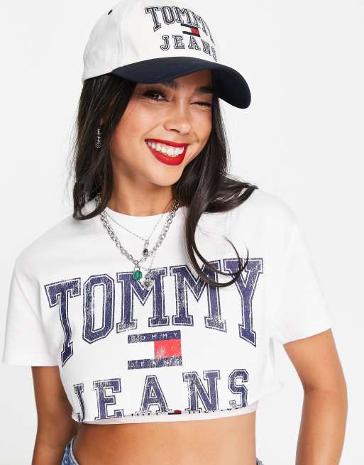 Esclusiva Tommy Jeans x ASOS - T-shirt corta bianca con logo, 4 di 4