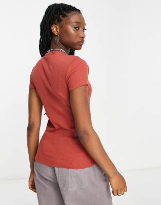 Close - T-shirt aderente color ruggine-Arancione - Weekday T-shirt donna  - immagine2