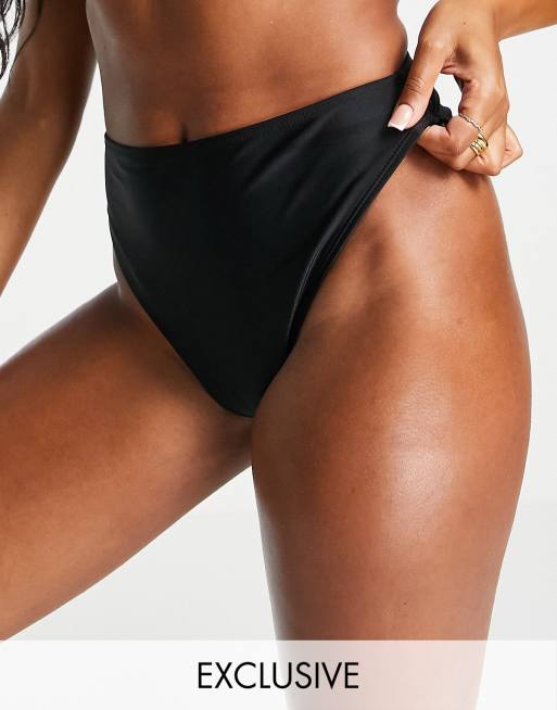 Esclusiva Wolf & Whistle Taglia Comoda - Slip bikini a vita alta sgambati in poliestere nero - BLACK