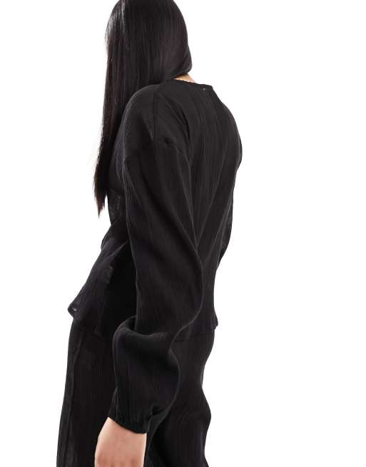 Esmee beach long sleeve tie front textured shirt co-ord in black, 4 of 4