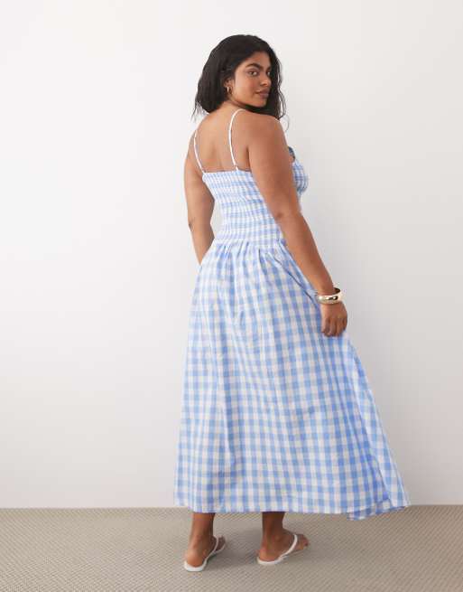 Esmée Curve - Blå og hvid maxi-strandkjole med rynker, sænket talje og gingham-tern, 4 af 4