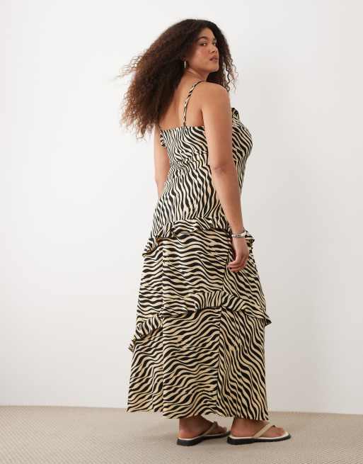 Esmée Curve - Cremehvid strandkjole med stropper, flæsedetaljer og zebraprint, 3 af 4