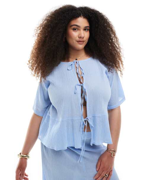 Esmee - Curve - Exclusieve strandtop met gestrikte voorkant in blauw - view 1