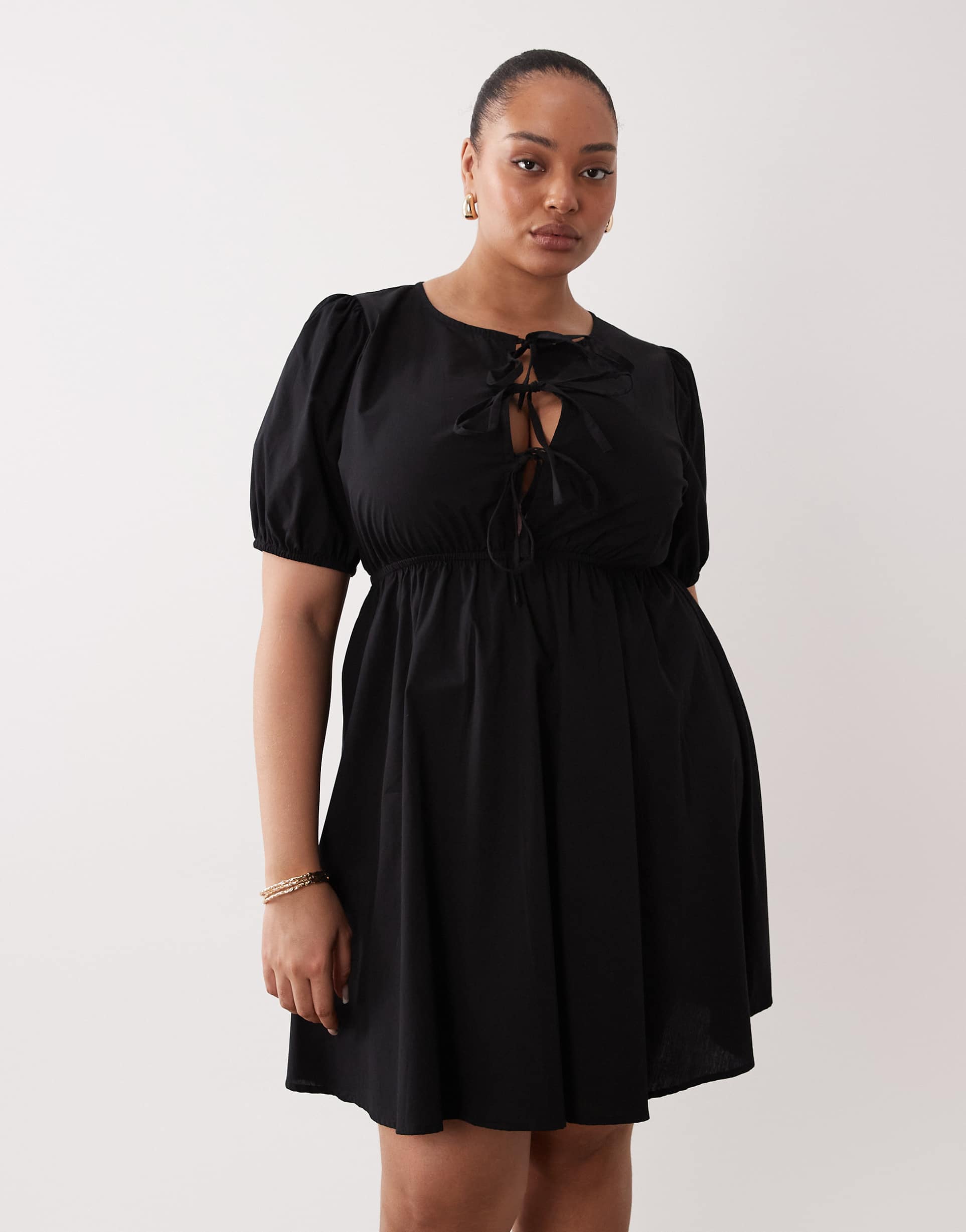 esmée curve exclusive tie front puff sleeve mini beach dress in black
