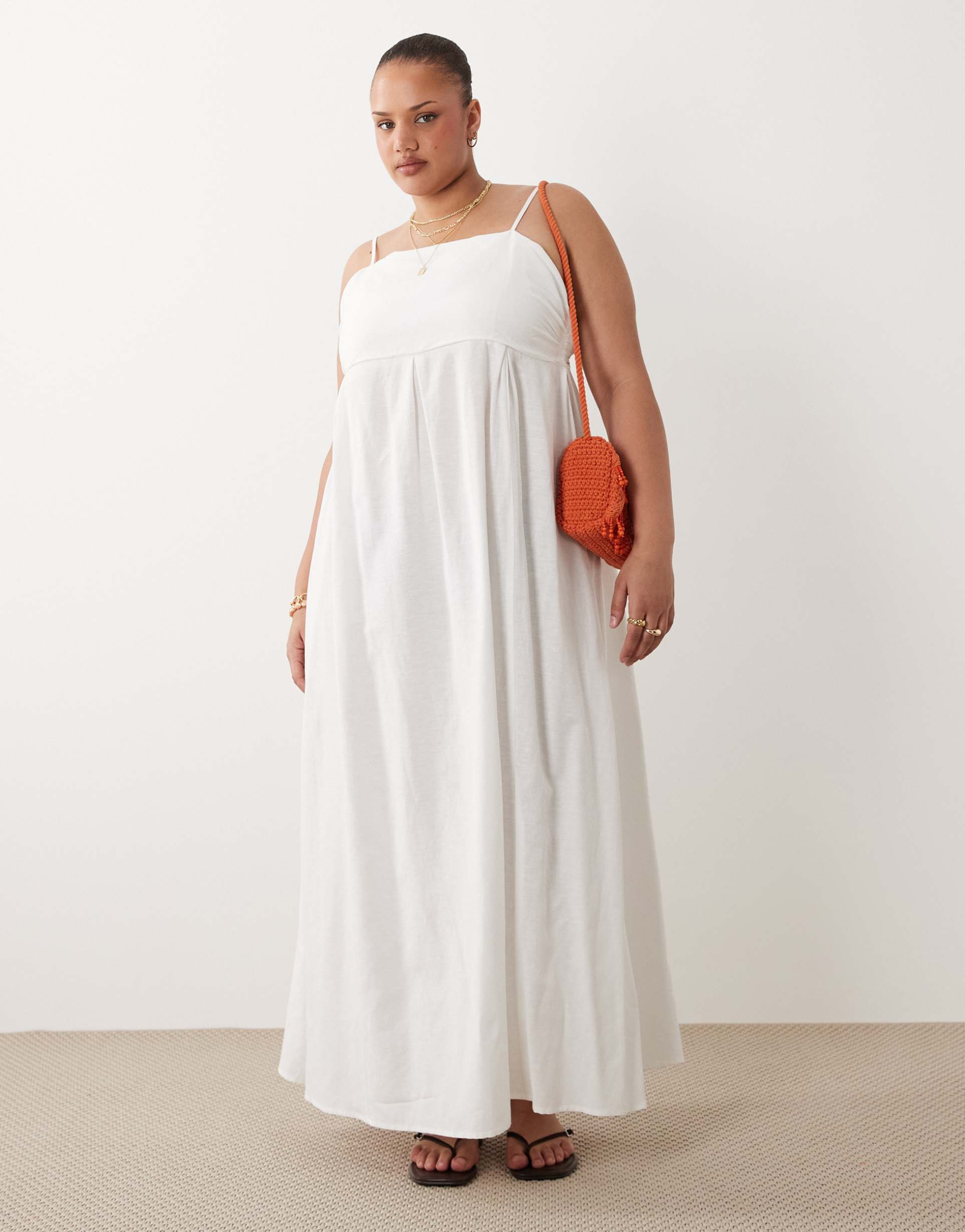 esmée curve maxi beach dress in white