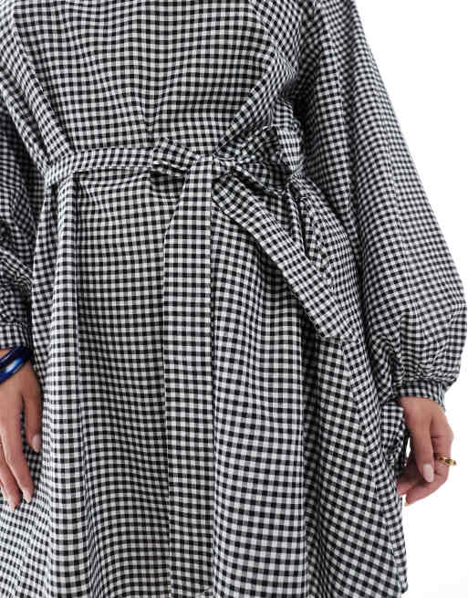 Esmée Curve - Mini-strandkjole med trekvartlange ærmer og sort/hvide gingham-tern - Kun hos ASOS, 3 af 4