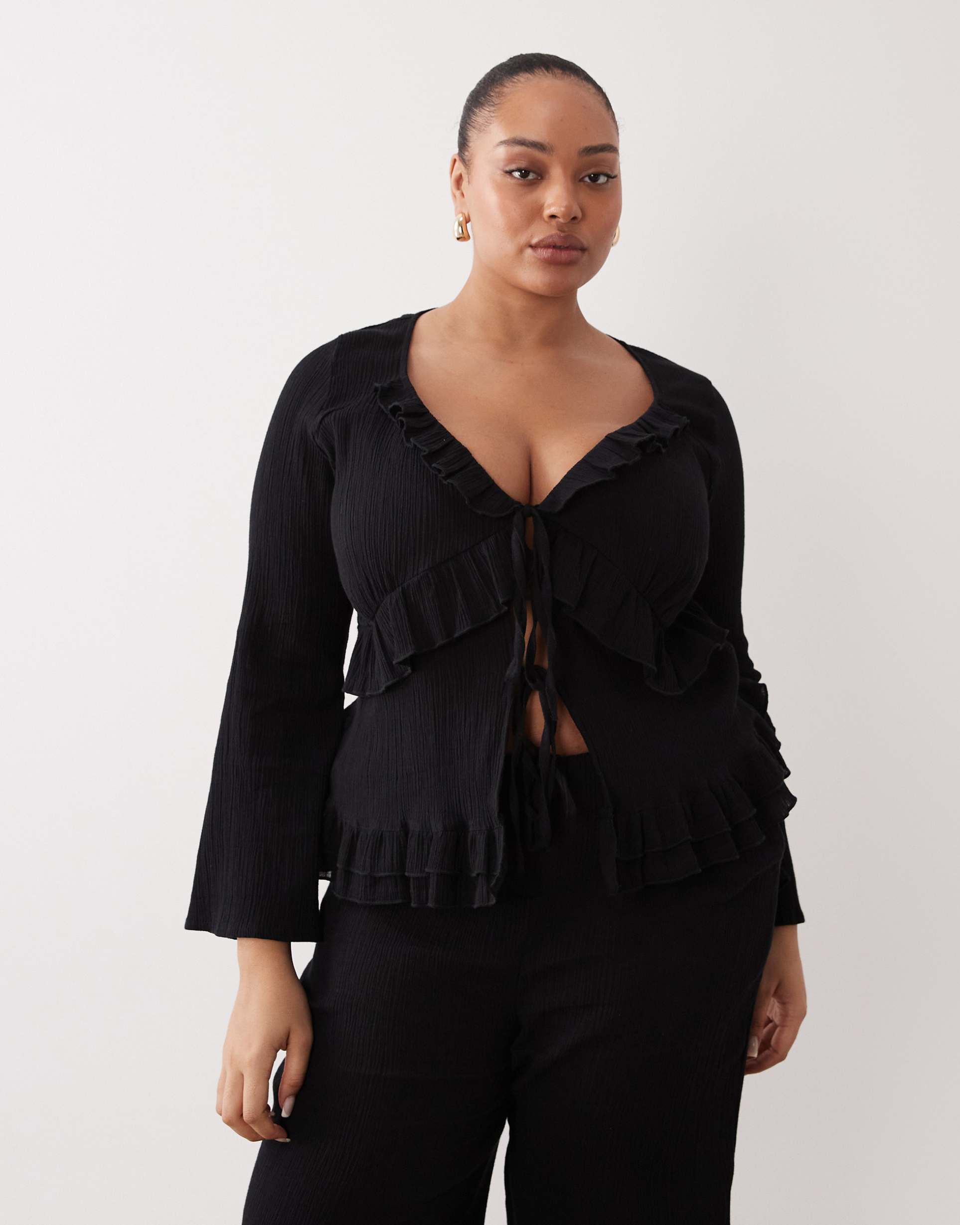 esmée curve tie front ruffle trim beach top in black