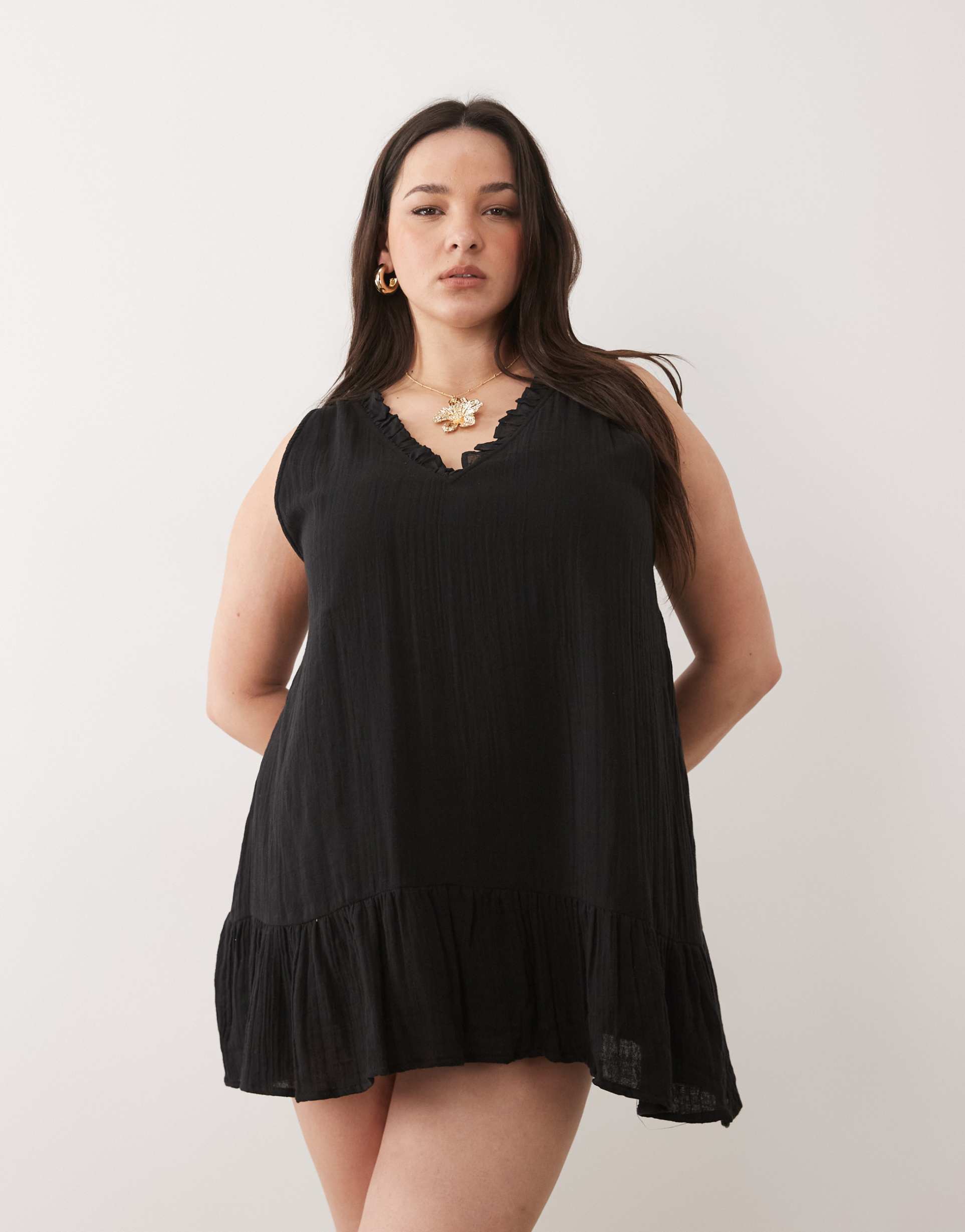 esmée curve tie strap mini beach dress in black