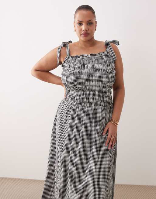 Esmee Curve tie strap shirred maxi beach dress in black & white gingham, 3 of 4