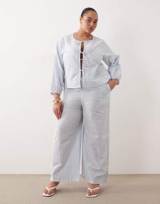 Esmée Curve - Vorne gebundene Strandhose in Blau und Weiß gestreift, Kombiteil