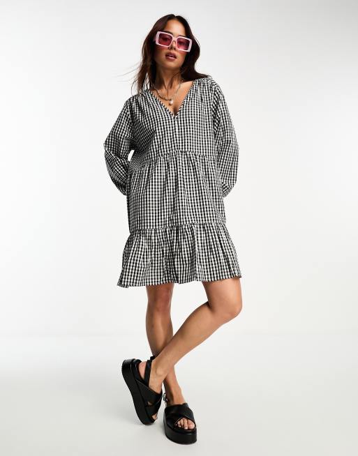 Esmee Exclusive beach tiered smock mini summer dress in black and white gingham , 3 of 4