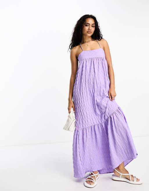 Esmee Exclusive – Fioletowa warstwowa sukienka plażowa maxi z fakturowanego materiału