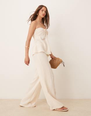 Esmee Exclusive floaty beach pants in cream-White