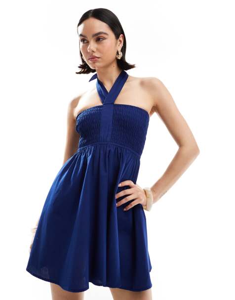 Esmée – Exclusive – Mini-Strandkleid in Marineblau mit Neckholder und gesmoktem Oberteil - view 1