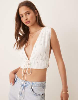 [Esmée] Esmee Exclusive tie front beach crop top in white ditsy print 8 White ditsy print
