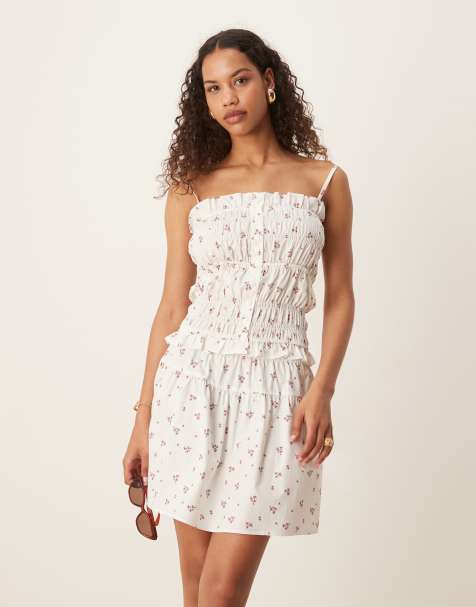 Esmee Exclusive tiered beach crop top with trim detail in white and pink ditsy print - view 1