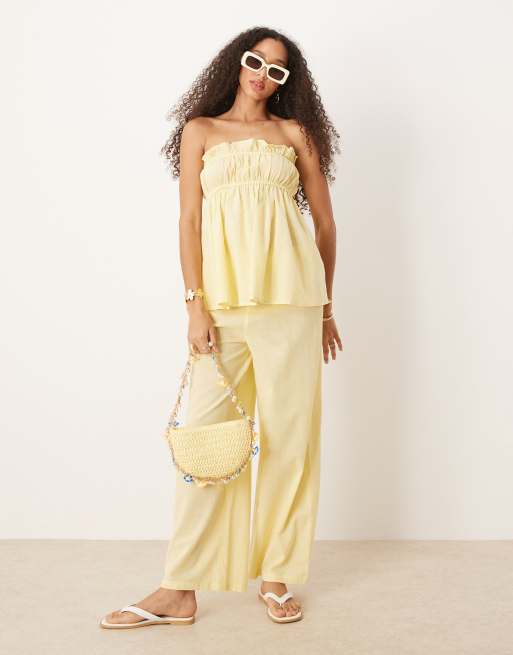 Esmée - Exclusives - Gerimpelde bandeau-top met linnen in botergeel, 3 van 4
