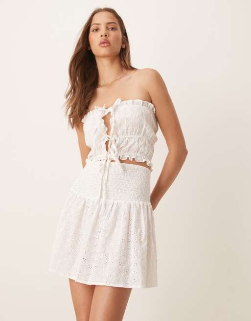 Esmée - Exclusives - Gerimpelde mini strandrok vsn broderie in wit, 5 van 5