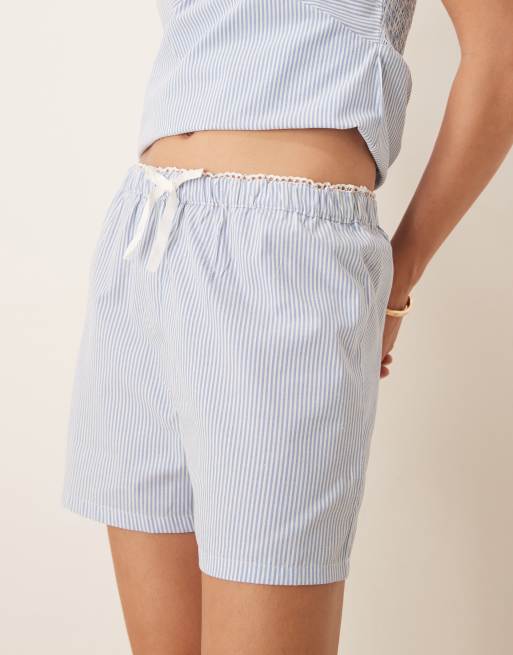Esmée - Exclusives - Gestreepte strandshort met strik in blauw en wit, 4 van 5