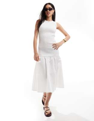 Esmée - Exklusives Maxikleid in Weiß mit Raffung