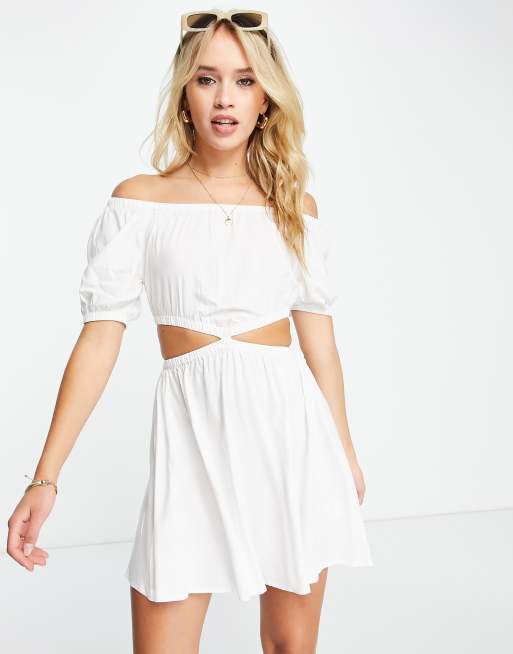 Esmée - Hvid mini-strand-sommerkjole med offshoulder-snit og udskæringsdetalje i taljen - Kun hos ASOS 