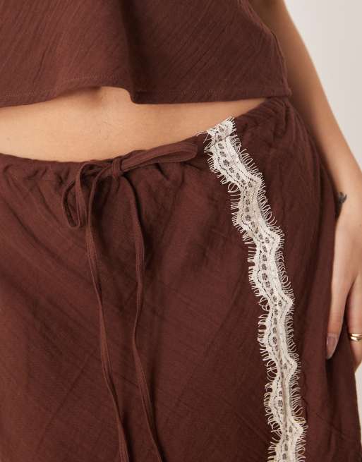 Esmée – Maxi-Strandrock in Braun mit cremeweißem Spitzendetail, Kombiteil, 5 von 5