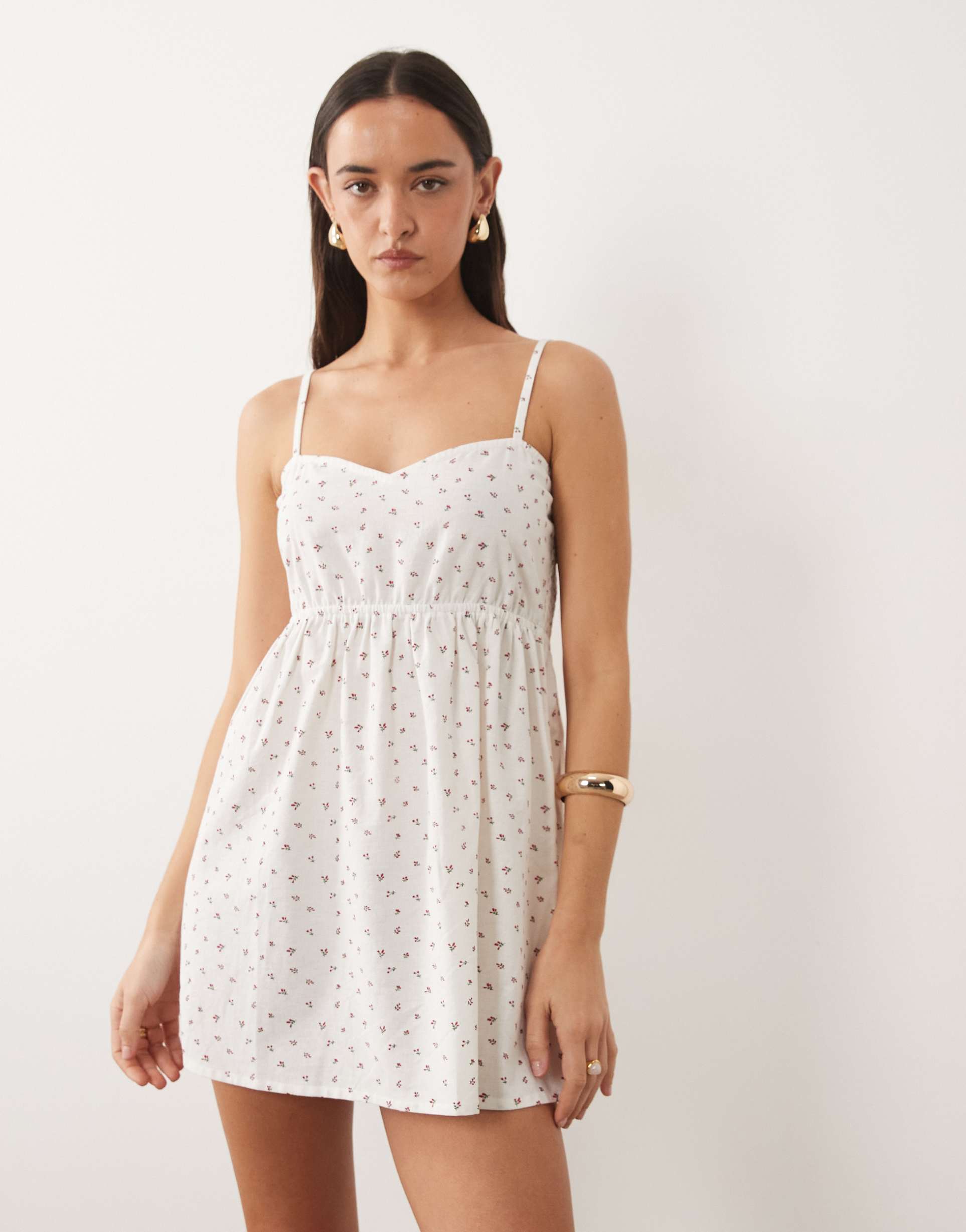 esmée mini beach dress in white ditsy floral