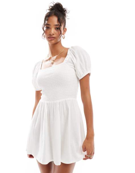 Esmée – Mini-Strandkleid in Weiß mit Puffärmeln - view 1