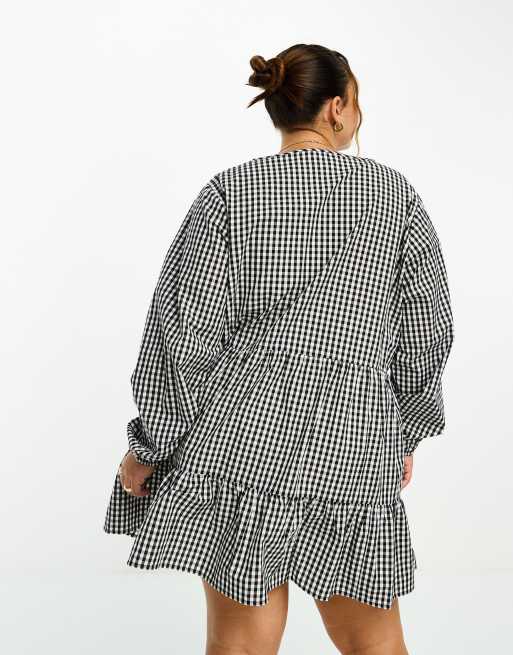 Esmee Plus beach tiered smock mini summer dress in black and white gingham , 2 of 4