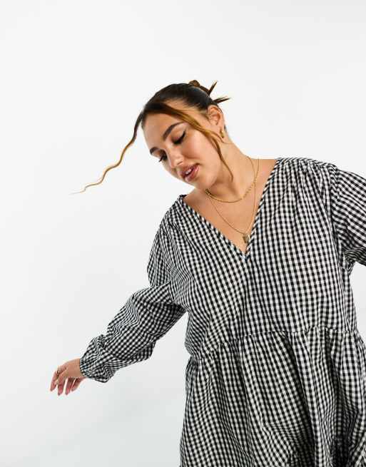 Esmee Plus beach tiered smock mini summer dress in black and white gingham , 4 of 4